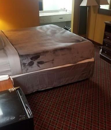 Hotel 2 Queen Beds Hotel Room 212 Booking Stillwater Bagian luar foto