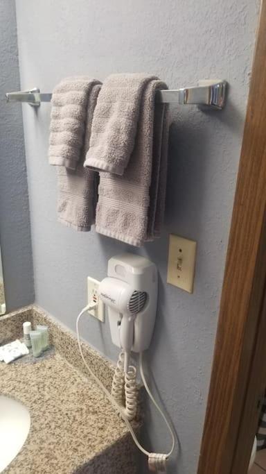 Hotel 2 Queen Beds Hotel Room 212 Booking Stillwater Bagian luar foto